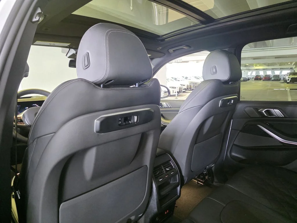 New 2026 Alpine White BMW sDrive40i image 12