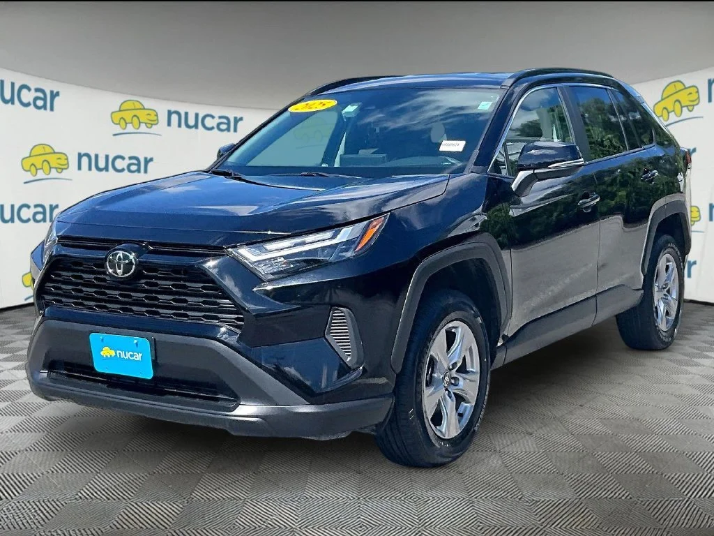 Used 2025 Midnight Black Metallic Toyota XLE image 3