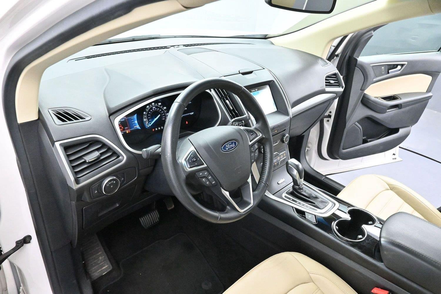 Used 2017 White Platinum Metallic Tri-Coat Ford SEL image 13