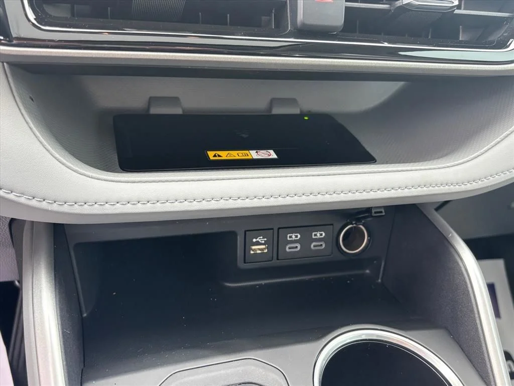 Used 2024 Silver Toyota XLE image 20