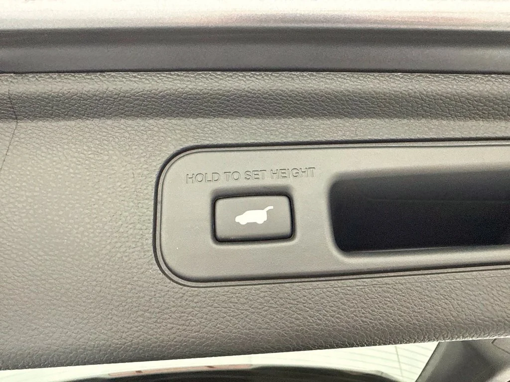 2025 Honda Odyssey EX-L Minivan Slide 9