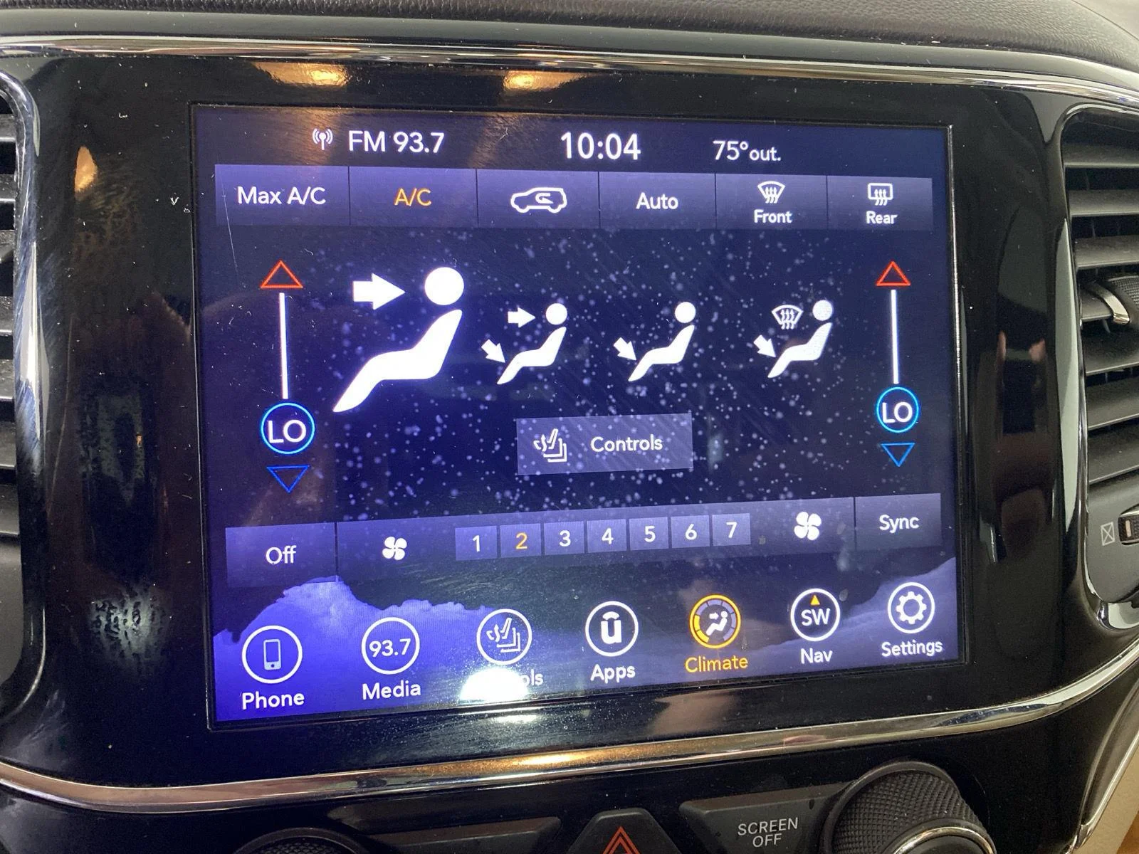 Used 2020 Diamond Black Crystal Pearlcoat Jeep Overland image 30