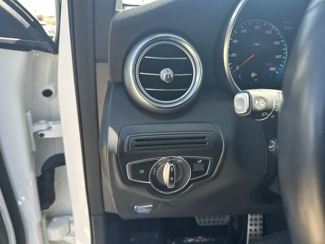 Used 2022  Mercedes-Benz GLC 300 image 20