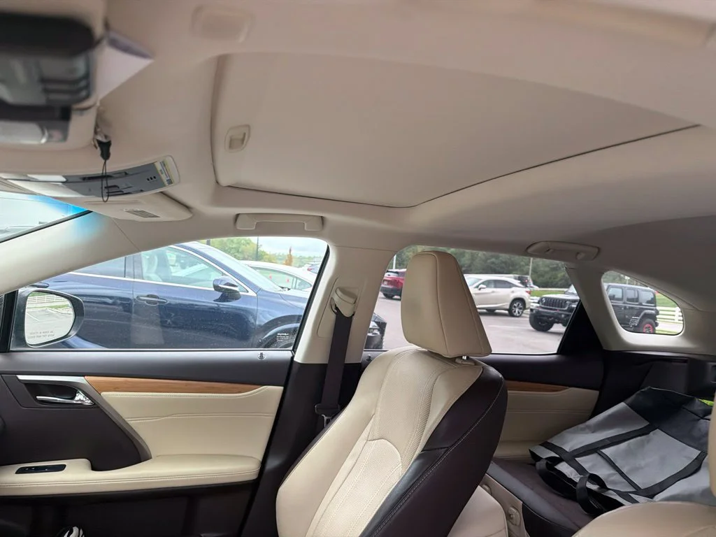 Used 2019 Obsidian Lexus 350L Luxury image 17