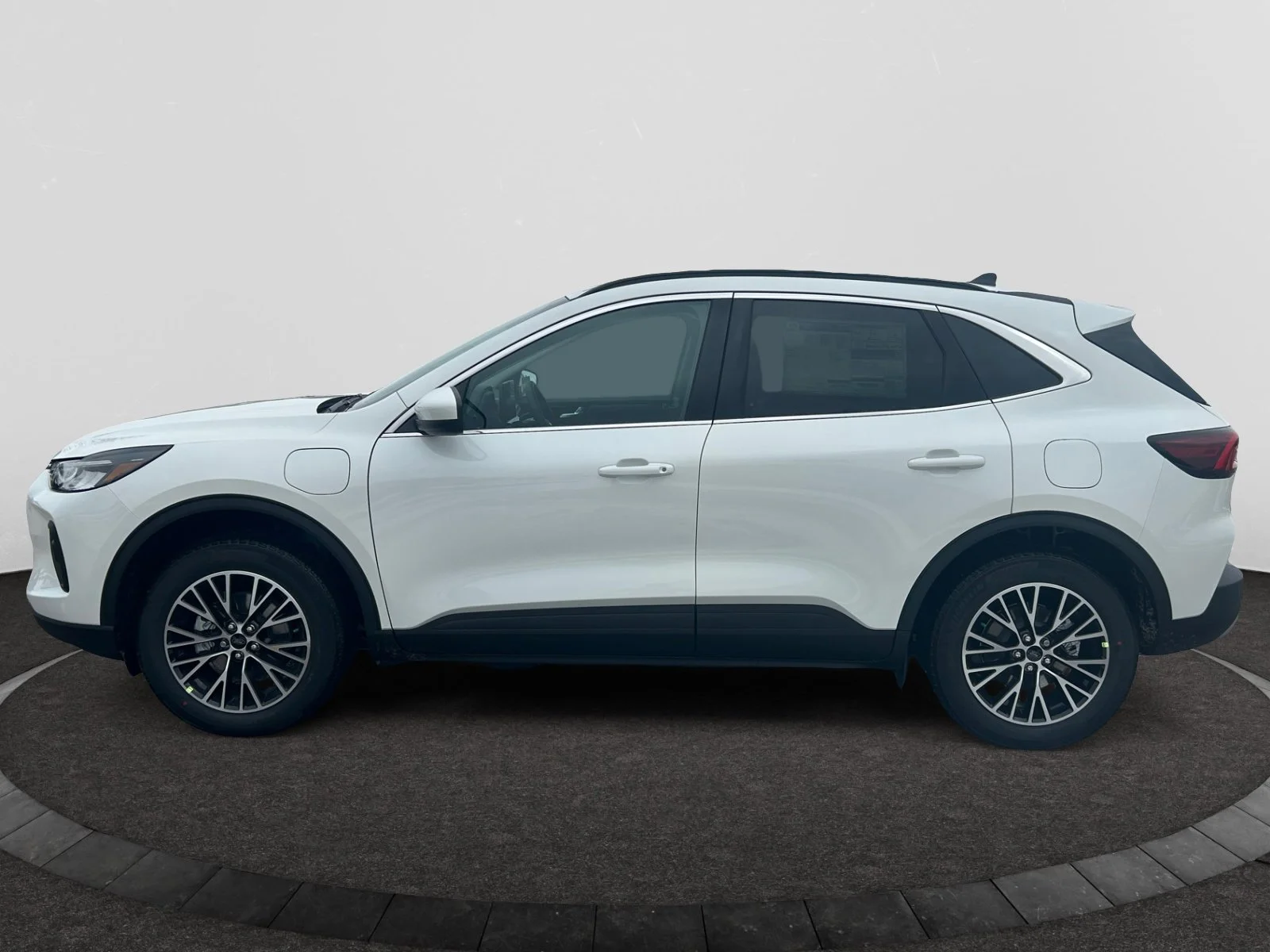 New 2026 Star White Metallic Tri-Coat Ford PHEV image 2