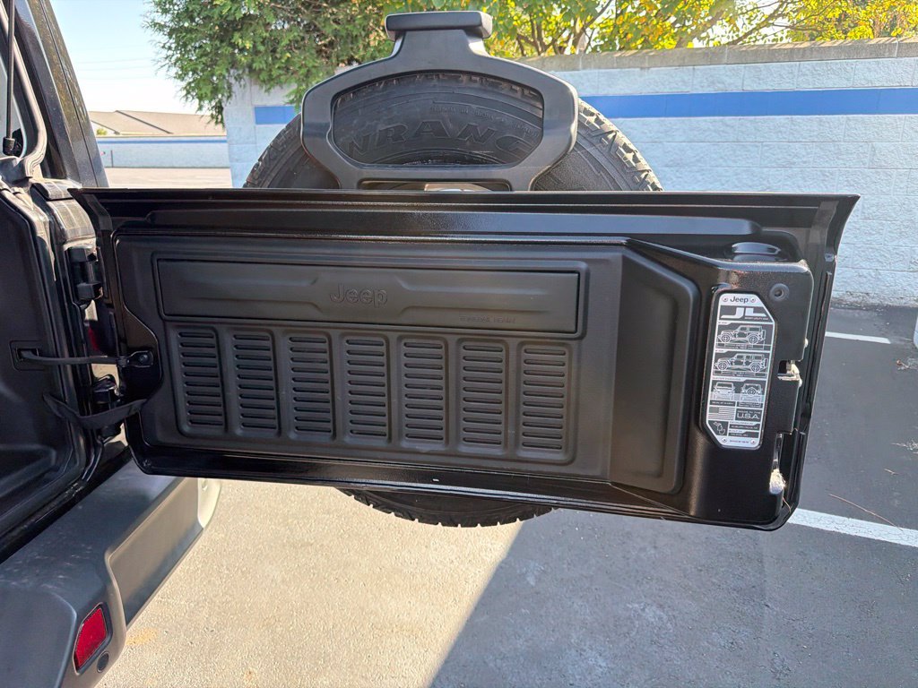 2021 Jeep Wrangler Unlimited Sahara - Photo 21
