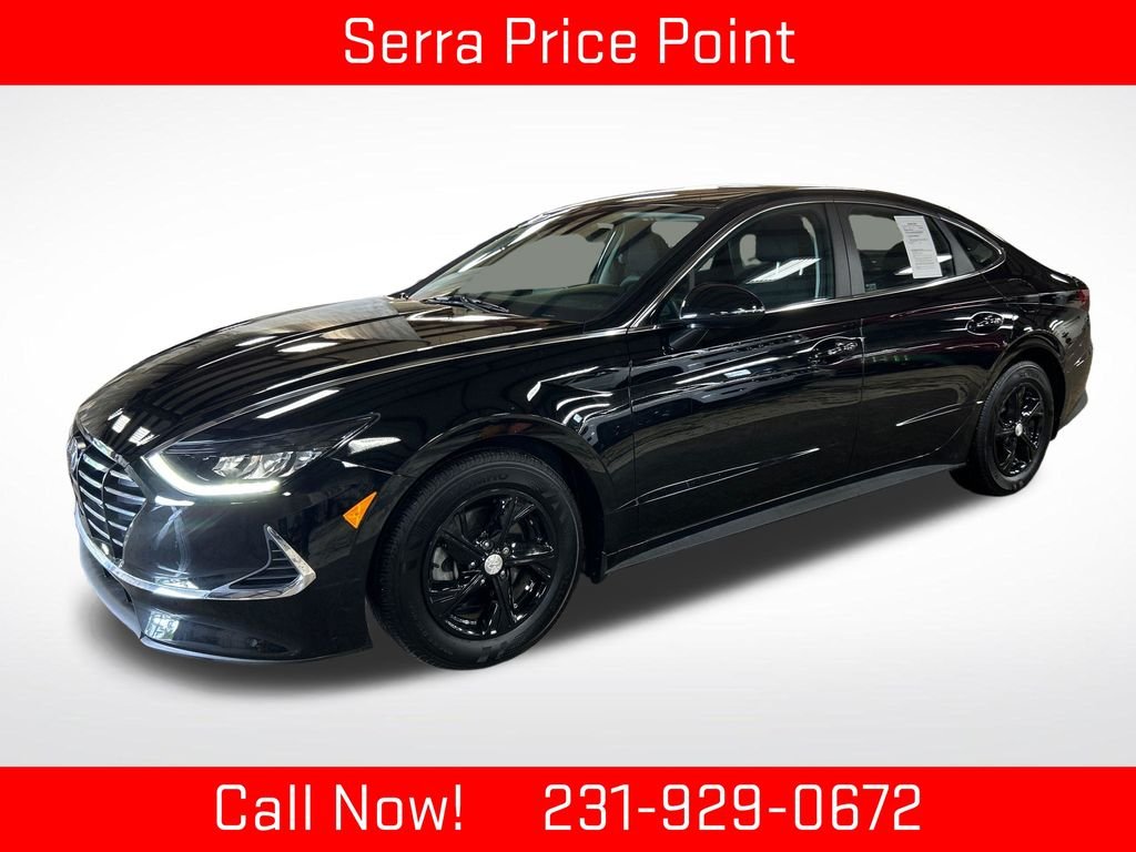 Certified Used 2022 Black Hyundai SE image 1
