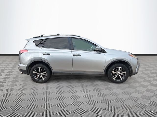 Used 2016 Silver Toyota XLE image 8