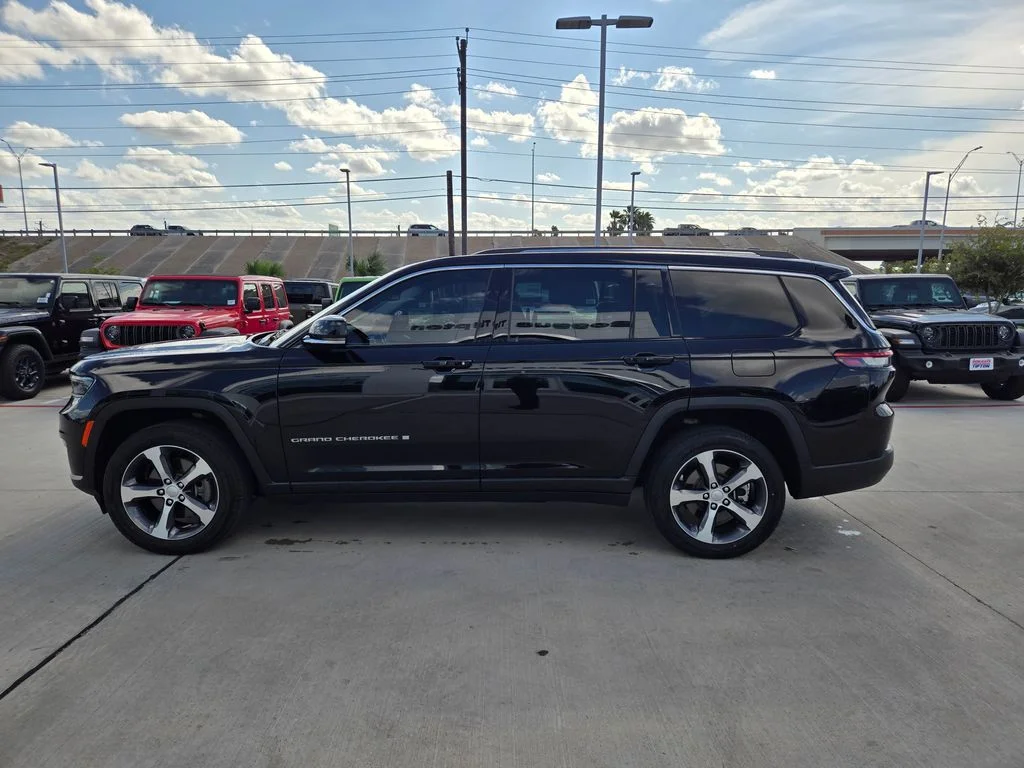 Used 2023 Black Jeep Limited image 6