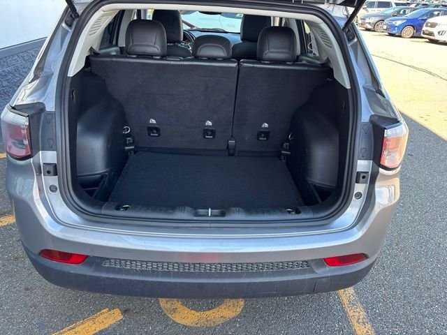 Used 2018 Silver Jeep Limited image 9