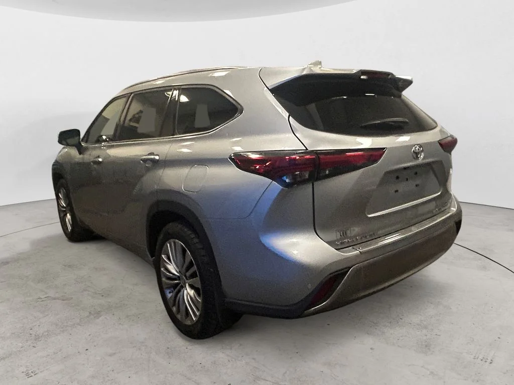 Used 2022 Celestial Silver Toyota Platinum image 3