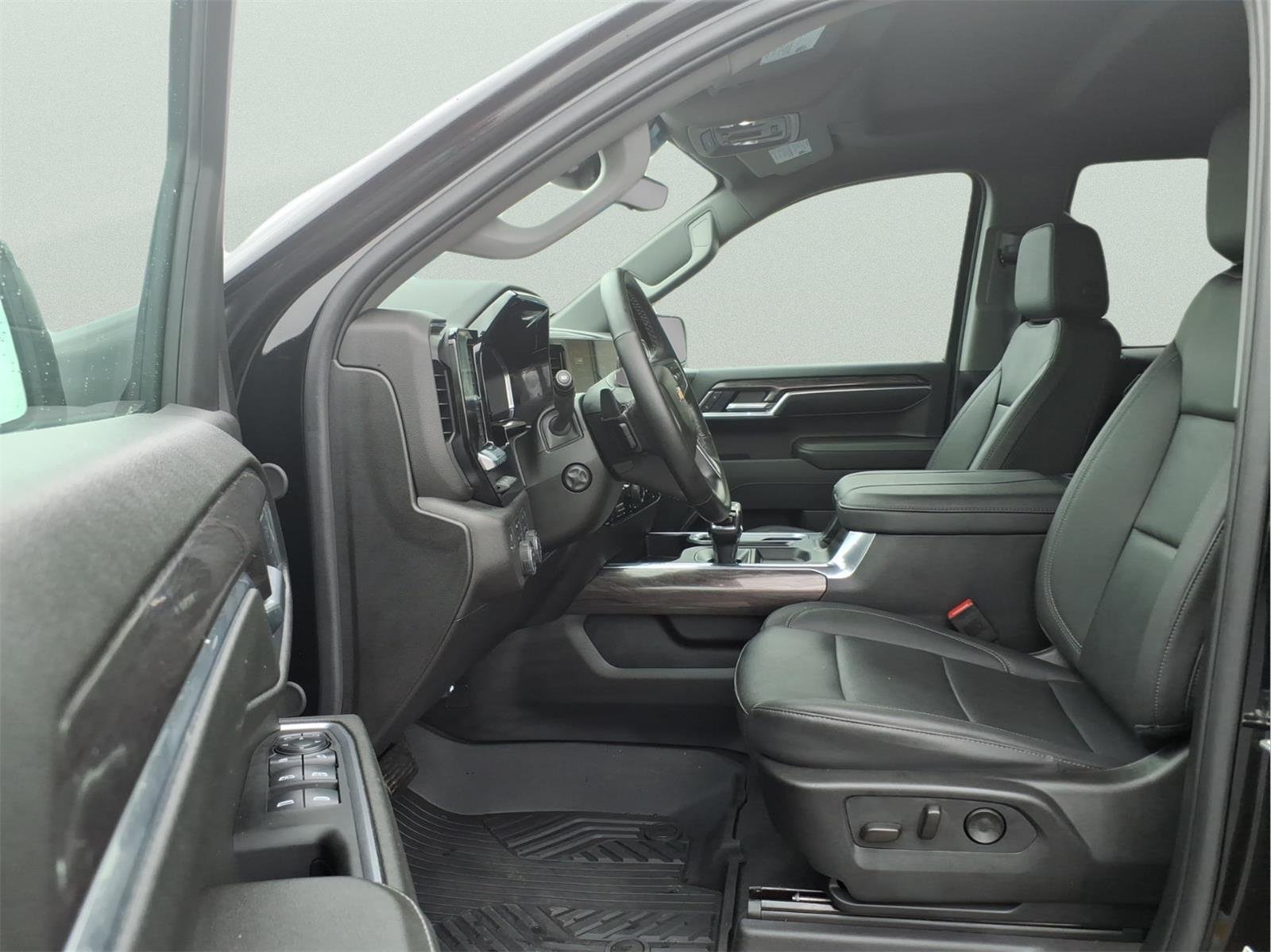 Used 2025 Black Chevrolet LTZ image 16
