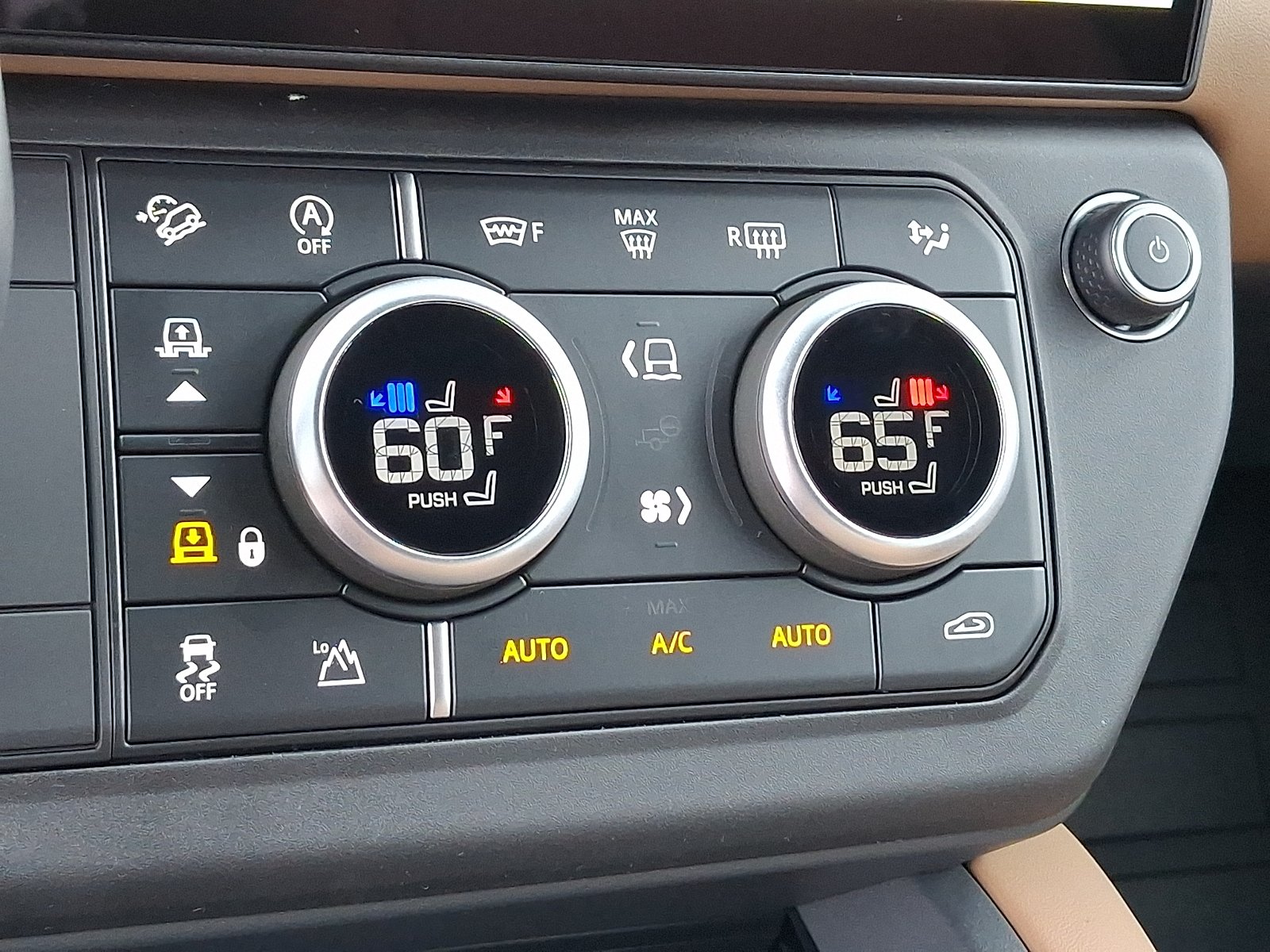 New 2026 Fuji White Land Rover P400 X-Dynamic SE image 13