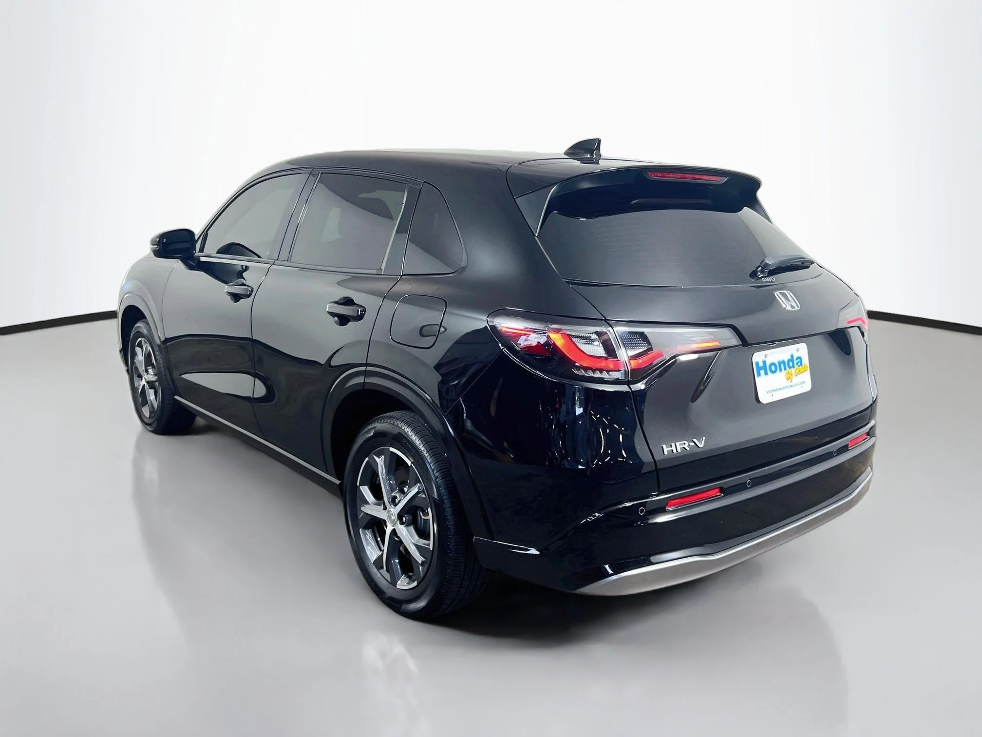 Certified Used 2025 Crystal Black Pearl Honda AWD EX-L image 30