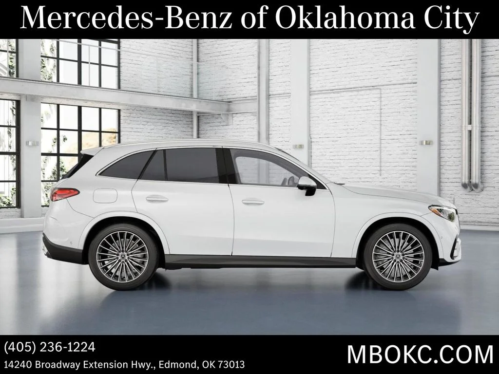 New 2026 MANUFAKTUR Moonlight White Metallic Mercedes-Benz GLC 300 image 2