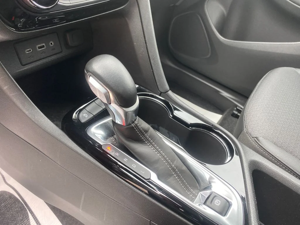 Used 2023 Gray Buick Preferred image 28