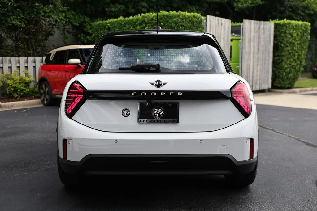 Certified Used 2025 Nanuq White Metallic MINI Signature Plus image 10