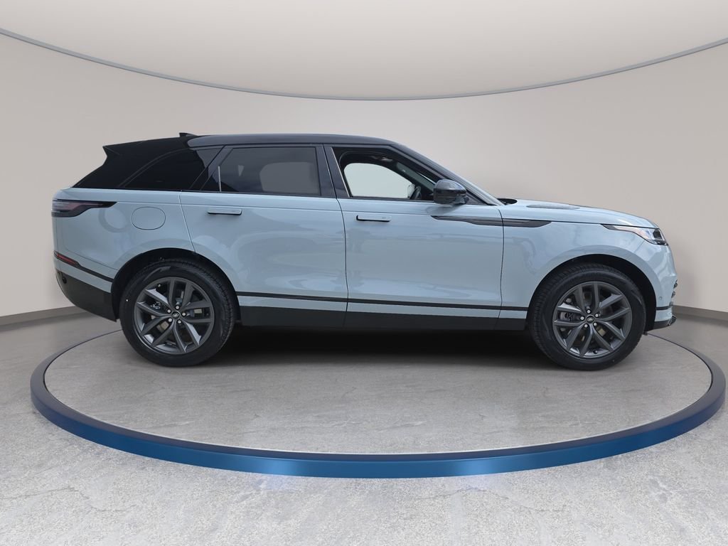 New 2026 Arroios Grey Land Rover Dynamic SE image 4