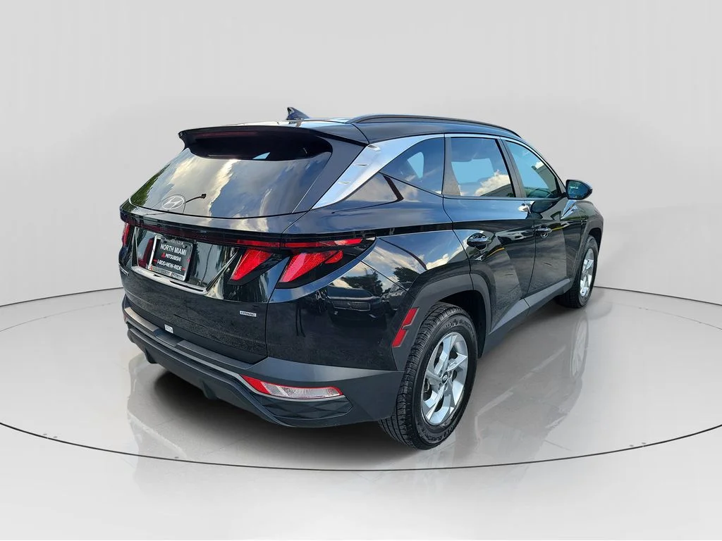 Used 2024 Black Hyundai SEL image 7
