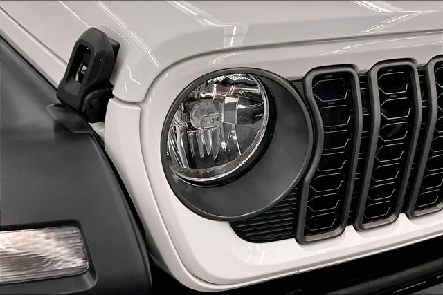 Used 2024 Bright White Clearcoat Jeep Sport S image 32