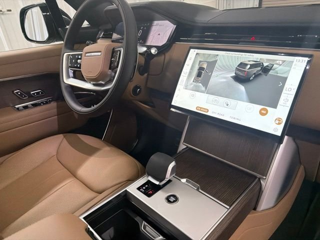 New 2026 Eiger Grey Land Rover SE image 22