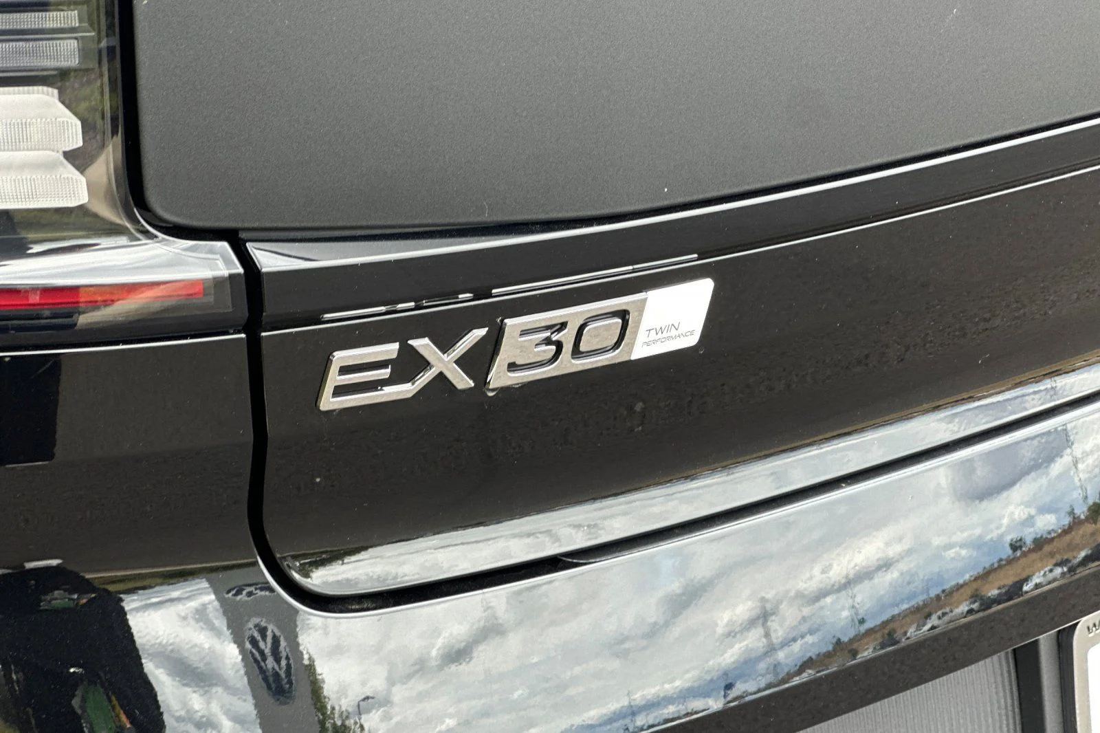 New 2026 Onyx Black Volvo Ultra image 25