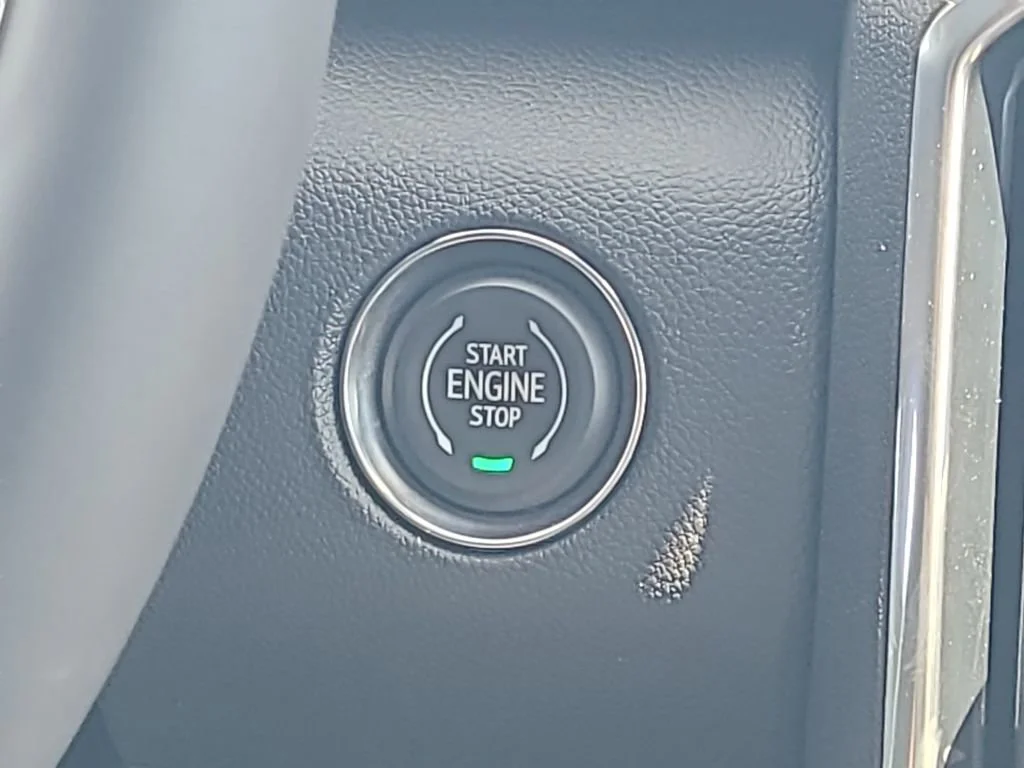 New 2026 Sterling Metallic GMC Elevation image 22