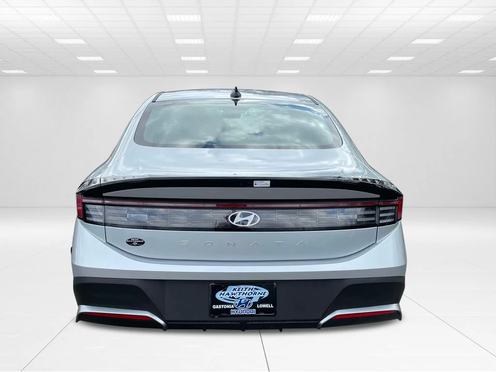 New 2025 Silver Hyundai SE image 6