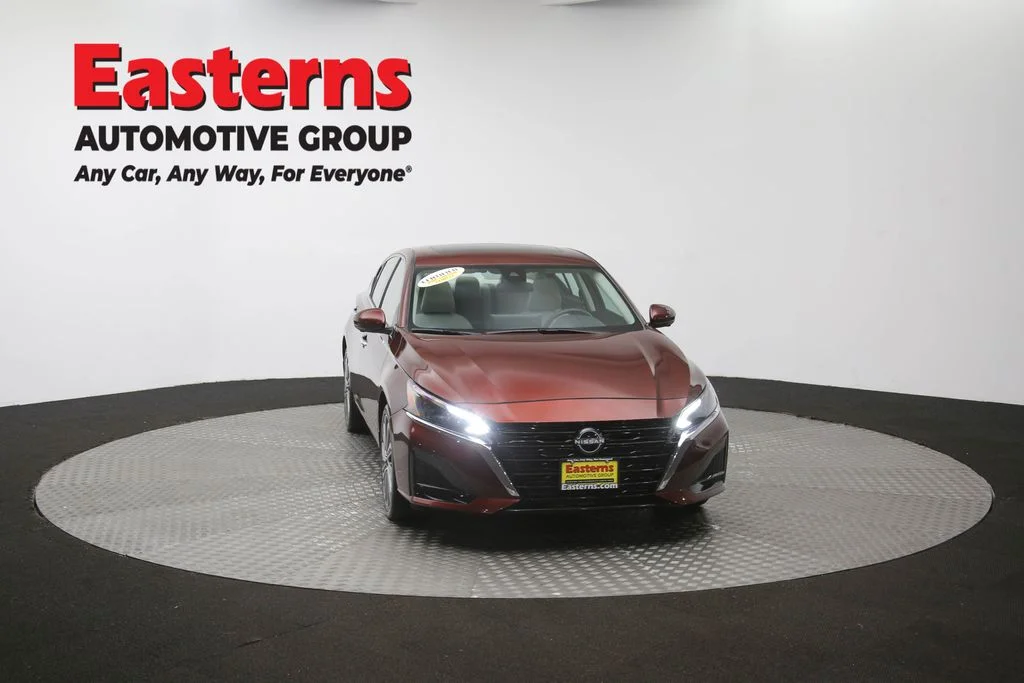 Used 2024 Red Nissan 2.5 SL image 55