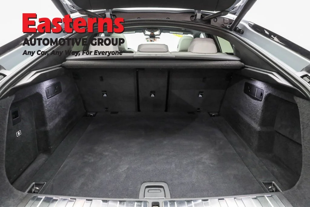 Used 2024 Gray BMW xDrive40i image 9