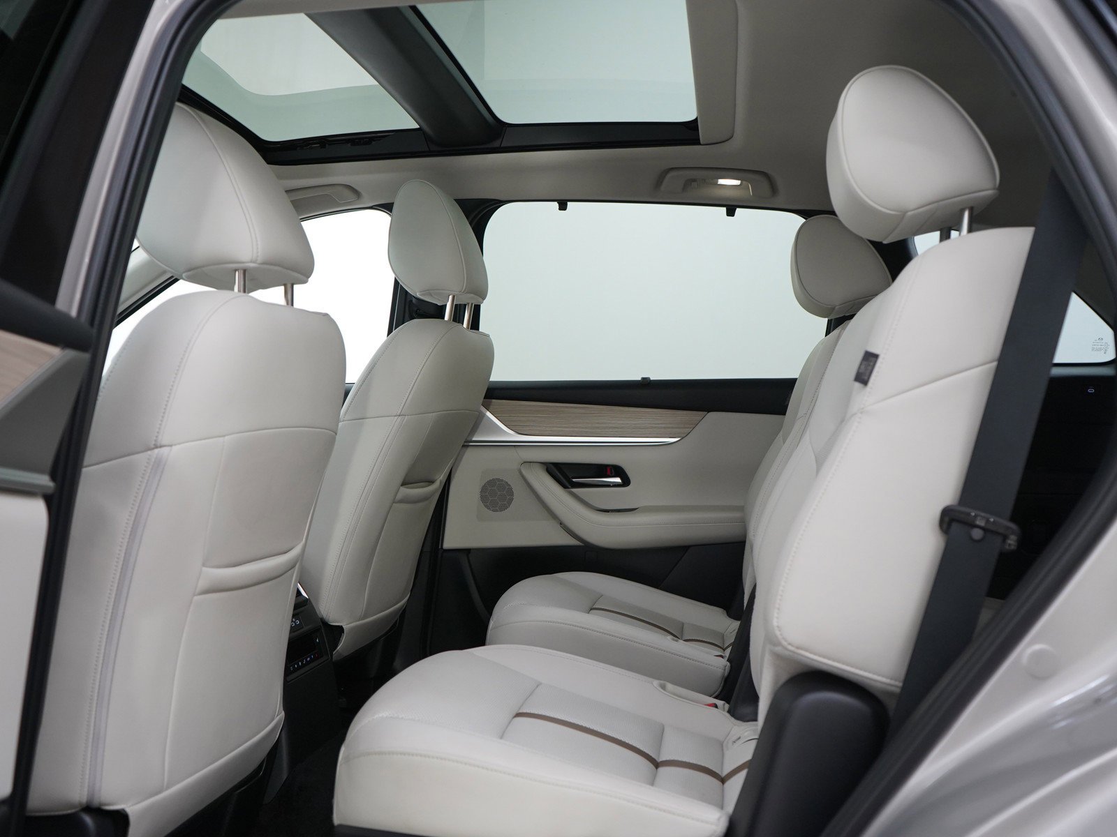Certified Used 2024 Platinum Quartz Mazda Premium Plus image 19