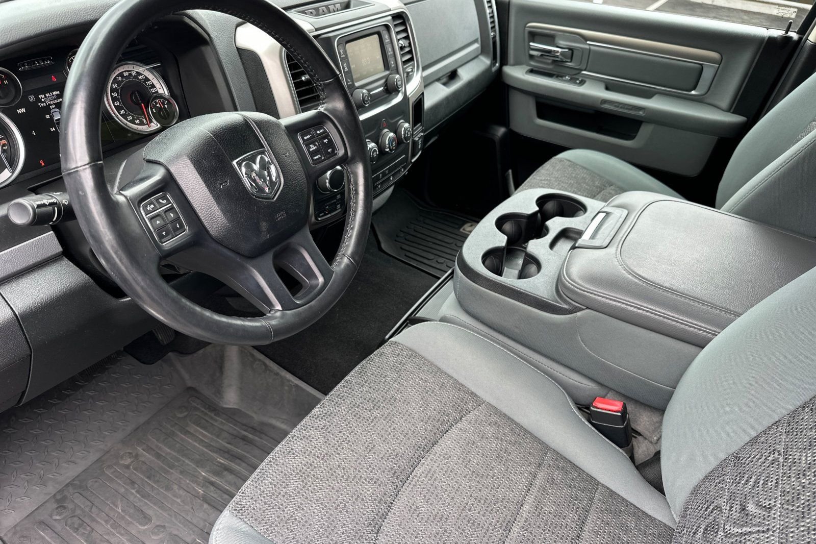 Used 2018 White Ram SLT image 10