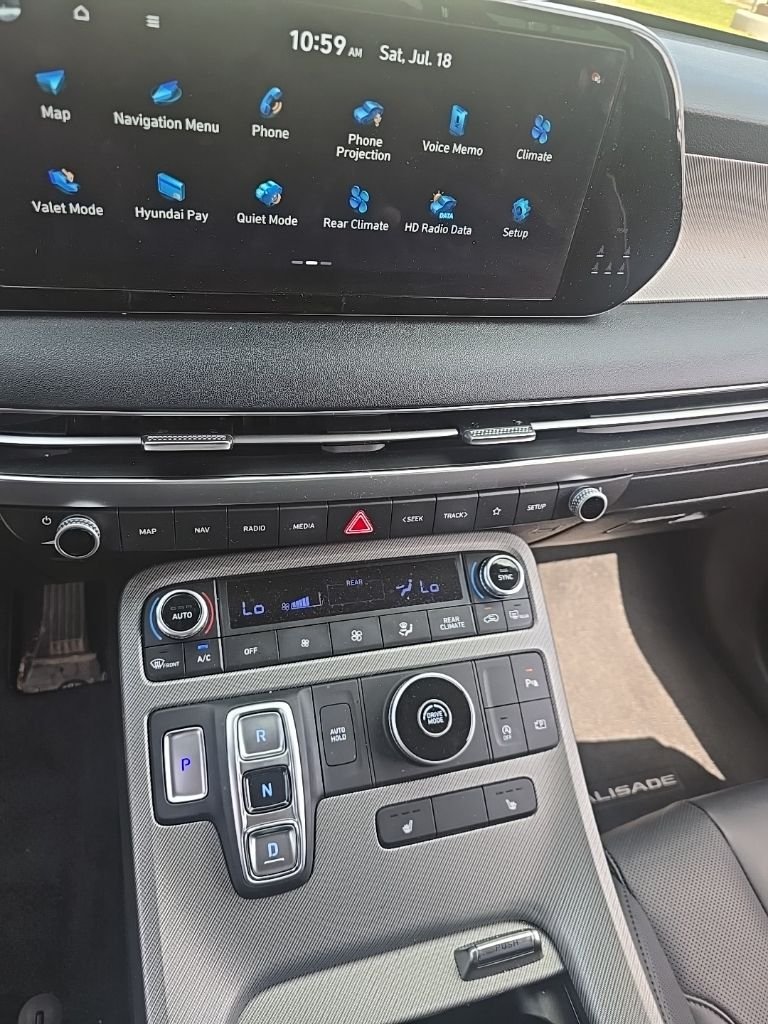 Used 2025 Black Hyundai SEL image 16