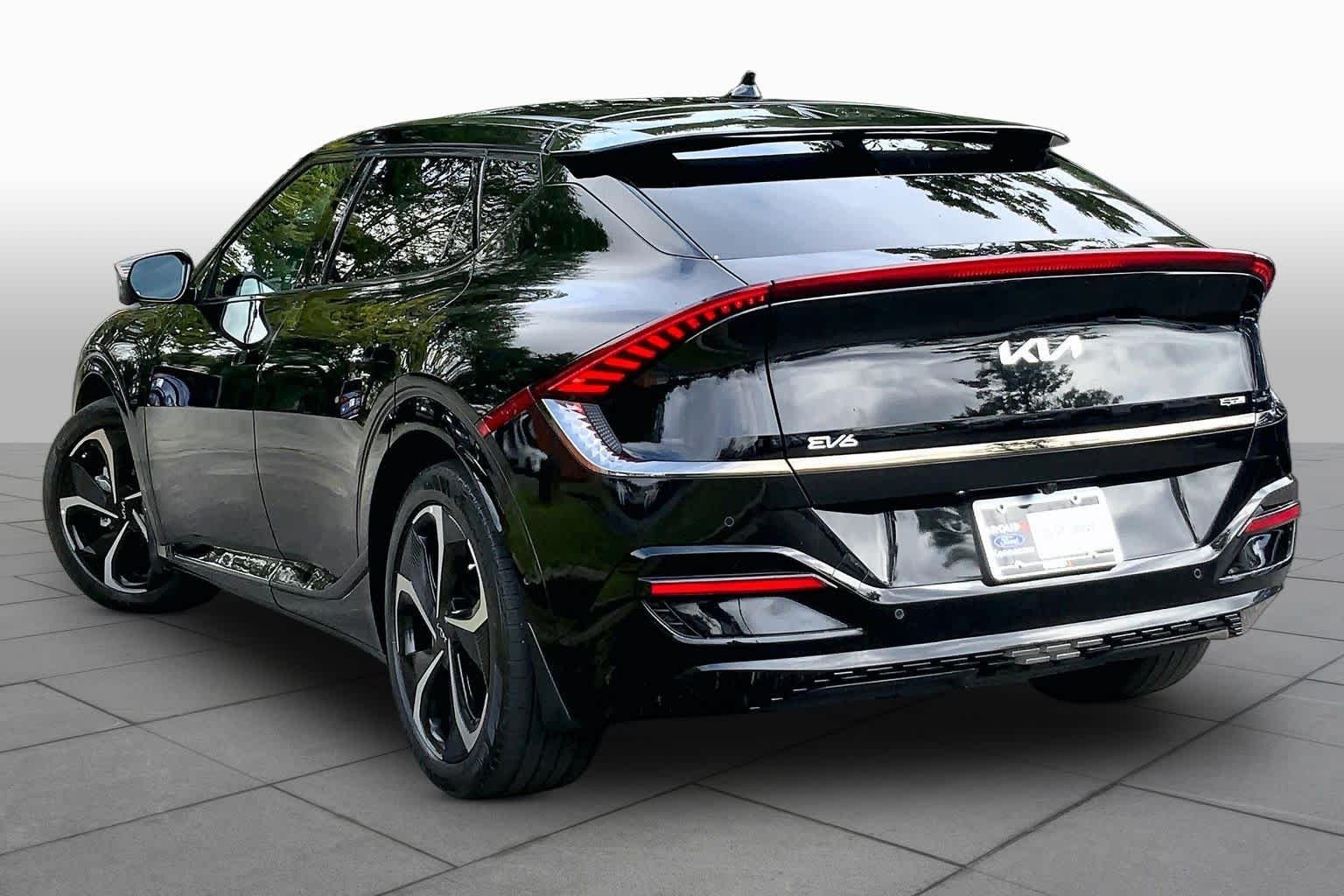 Used 2023 Aurora Black Pearl Kia GT-Line image 11