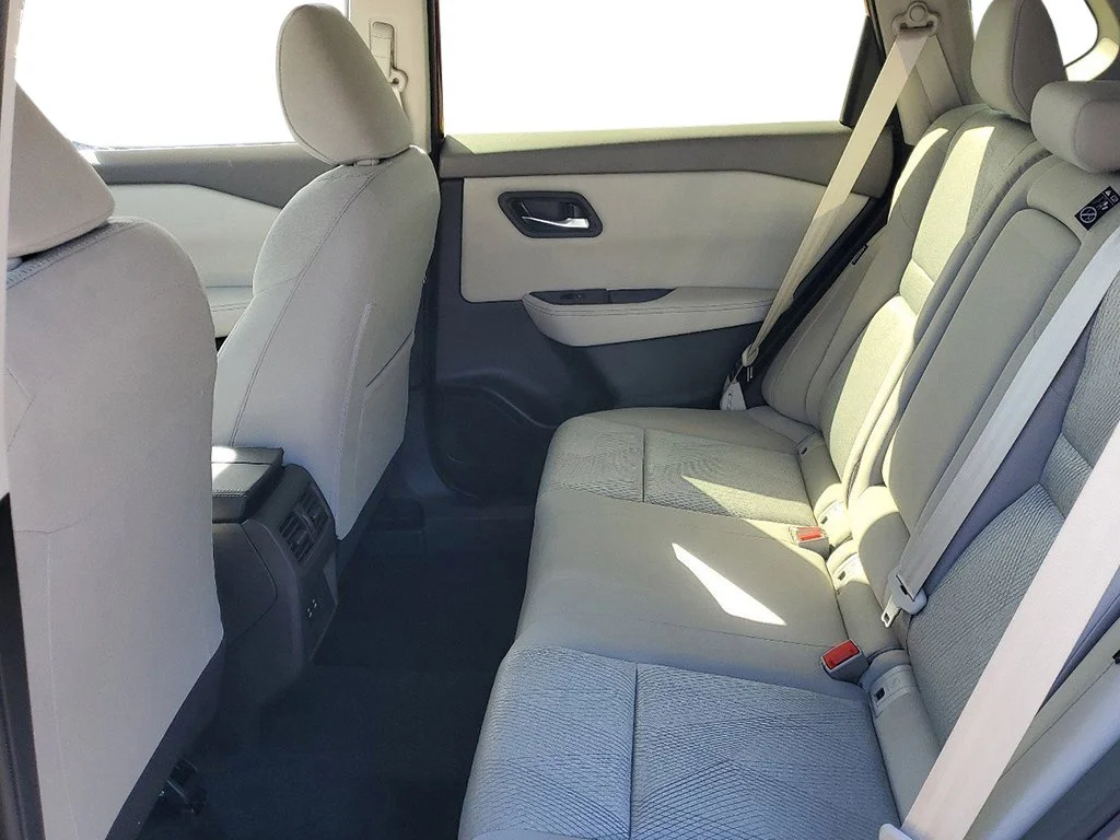 2025 Nissan Rogue SV - Photo 24