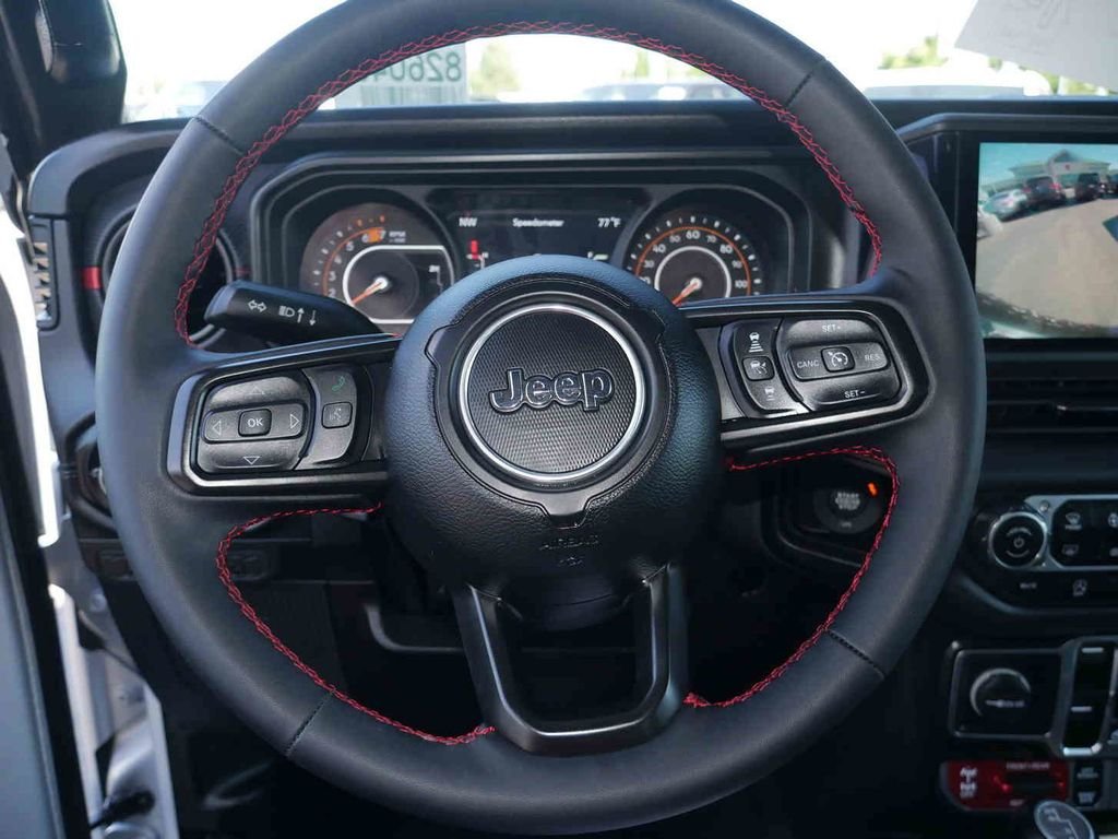 Used 2024 Silver Jeep Rubicon image 39