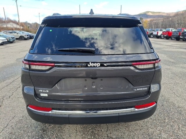 2025 Jeep Grand Cherokee Laredo X photo 4