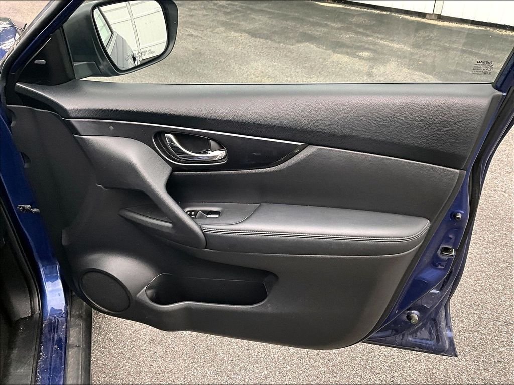 Used 2019 Caspian Blue Metallic Nissan SV image 12