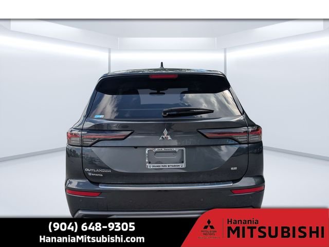 Used 2025 Gray Mitsubishi SE image 4
