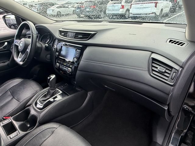 Used 2020 Black Nissan SL image 18