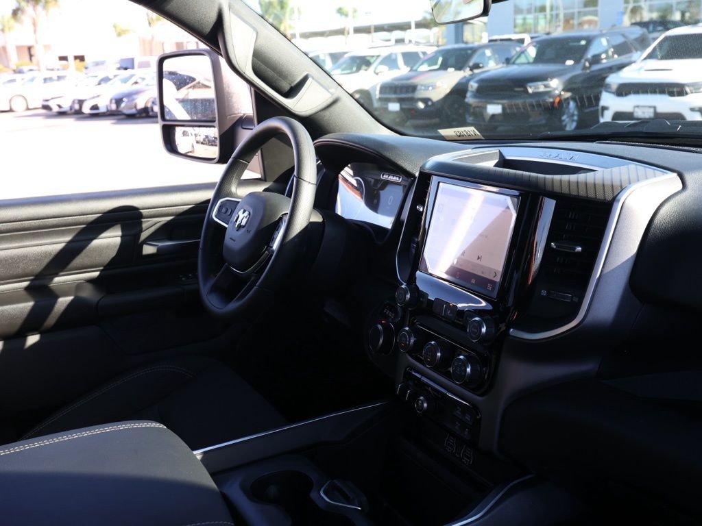 New 2026 Diamond Black Crystal Pearl-Coat Exterior Paint RAM Express image 18