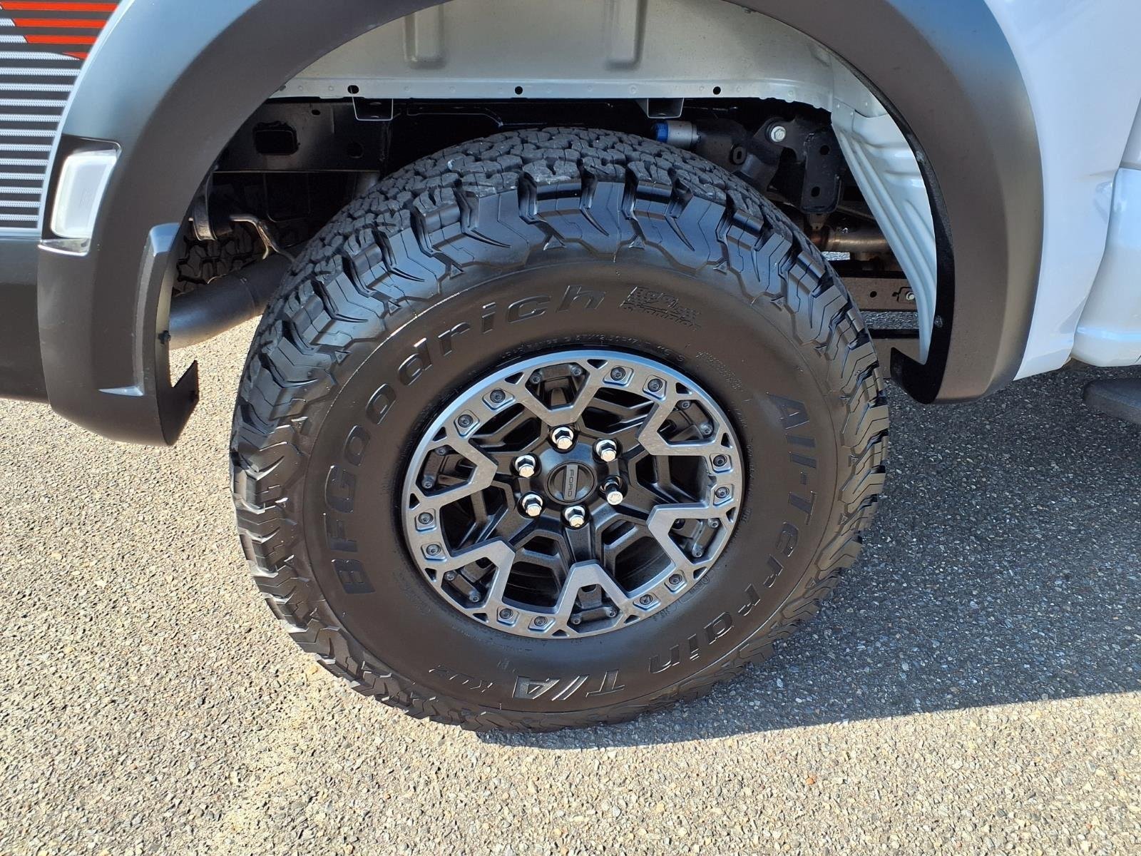 Used 2025 Space White Metallic Ford Raptor image 13