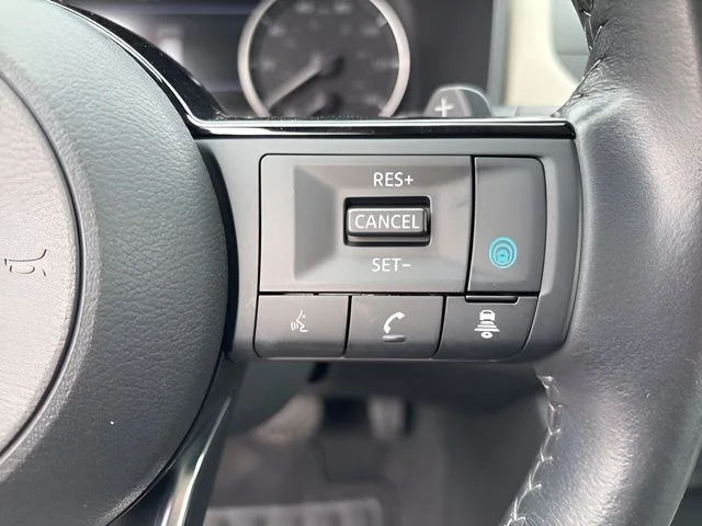 Used 2023 White Nissan SV image 18