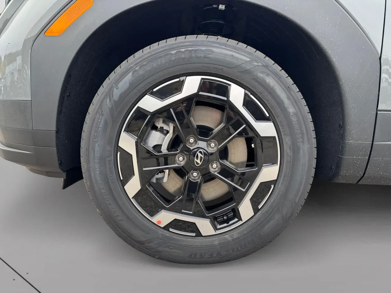 New 2027 Gray Hyundai SEL AWD image 8