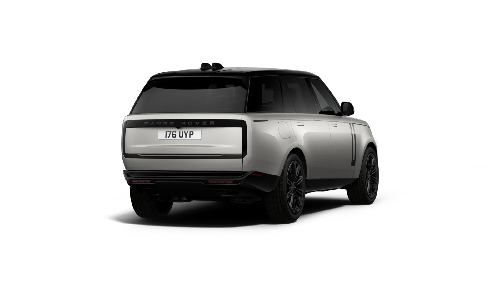 New 2026 Ethereal Frost Silver in gloss finish LAND ROVER SE 7 Seats 400PS image 2