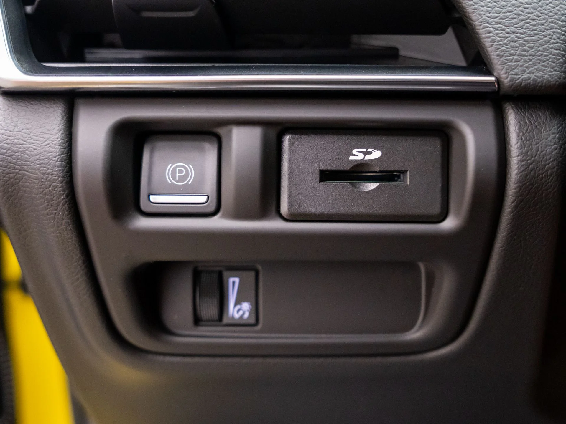 Used 2025 Yellow Cadillac V-Series image 23