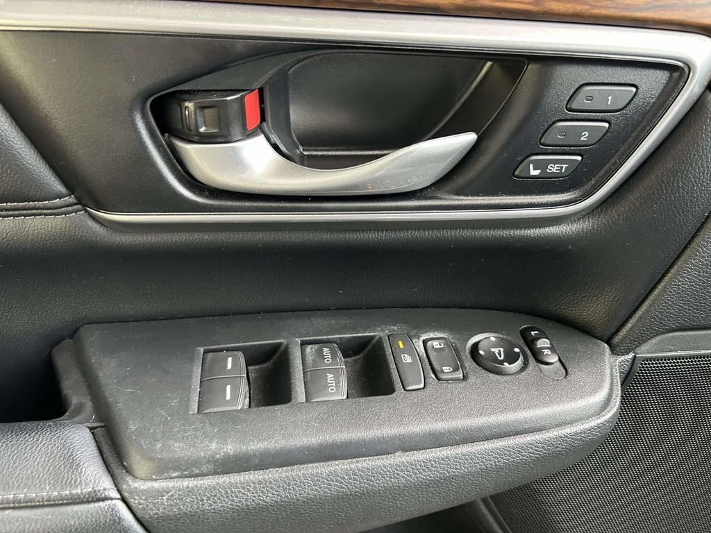 Used 2019 White Honda EX-L image 11