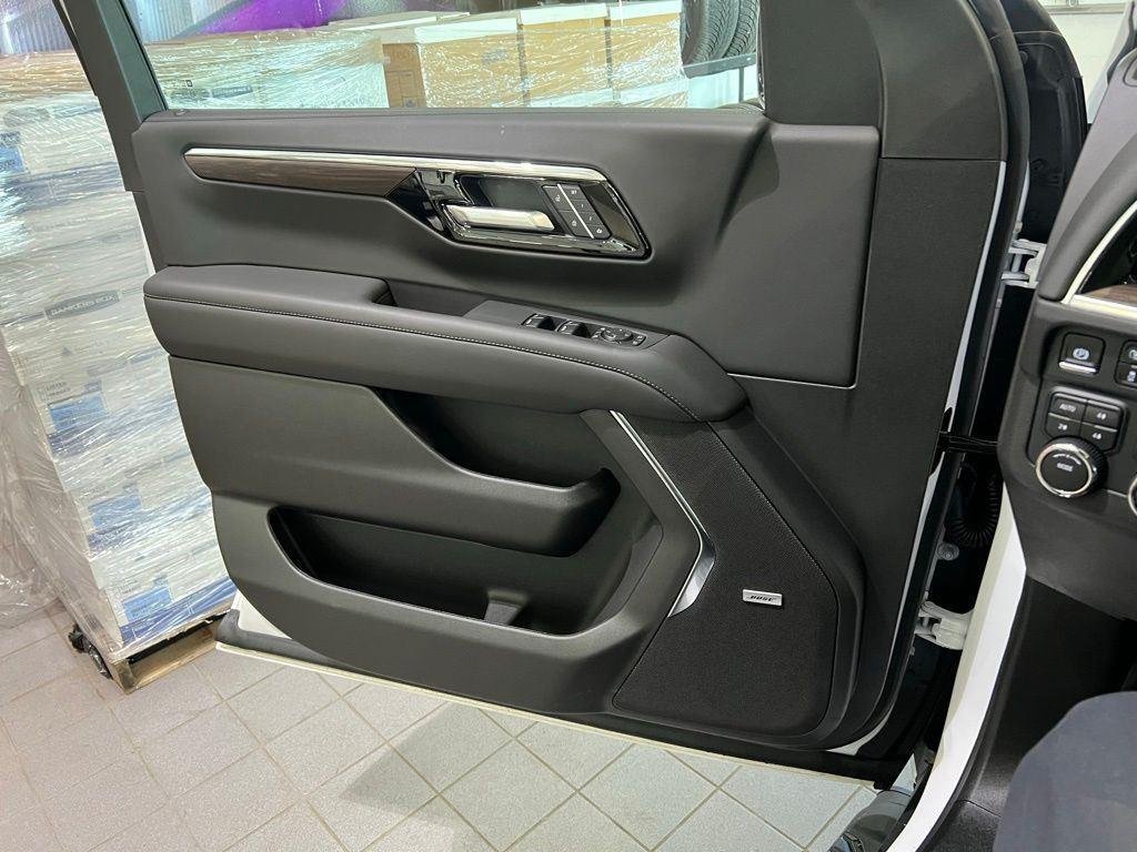 Used 2026 Summit White Chevrolet Z71 image 11