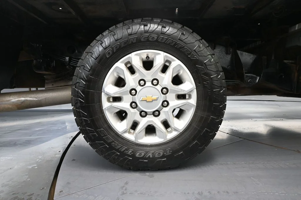 Used 2023 White Chevrolet LT image 17