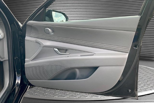 2025 Hyundai Elantra SEL - Photo 30